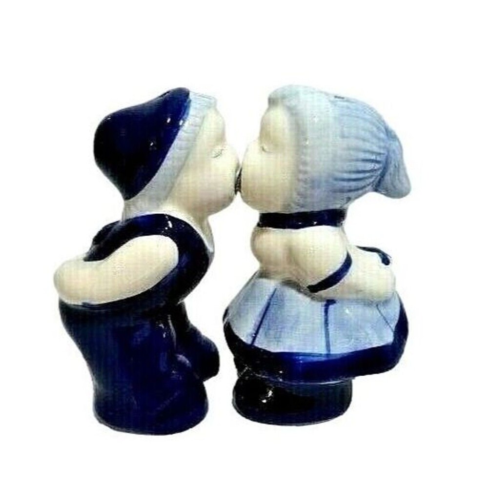 Kissing Dutch Boy Girl Salt Pepper Shakers Blue White Ceramic Kitchen Gift NEW